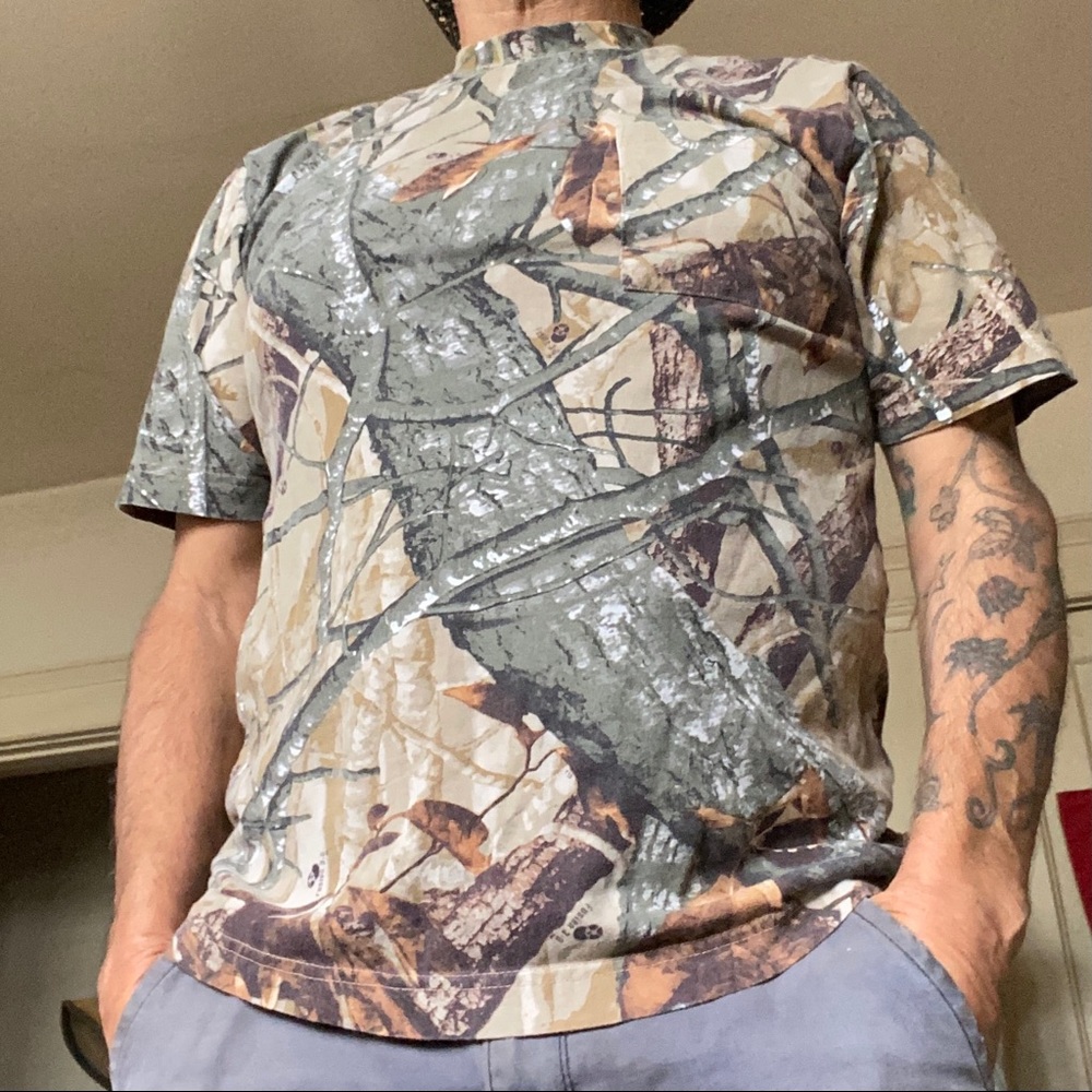 Outfitters Ridge tree trunk tee